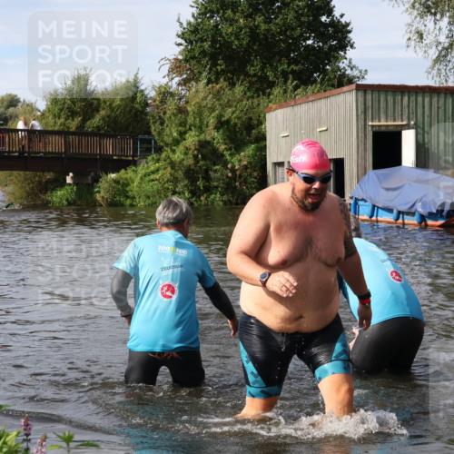 31.08.2025 - Elbe Triathlon Hamburg Luisa Fischer http://msf.ph/oto/8684470 31.08.2025 10:28:40 Schwimmen 1172, 1272 meine-sportfotos.de