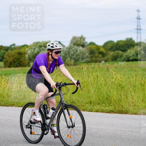 31.08.2025 - Elbe Triathlon Hamburg Michael Burmester http://msf.ph/oto/8684481 31.08.2025 11:21:01 Radfahren 1359, 1360, 1464 meine-sportfotos.de
