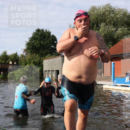 31.08.2025 - Elbe Triathlon Hamburg Luisa Fischer http://msf.ph/oto/8684483 31.08.2025 10:28:43 Schwimmen 1172, 1272 meine-sportfotos.de