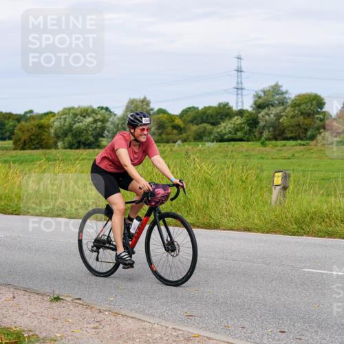 31.08.2025 - Elbe Triathlon Hamburg Michael Burmester http://msf.ph/oto/8684487 31.08.2025 11:21:02 Radfahren 1359, 1360, 1464 meine-sportfotos.de
