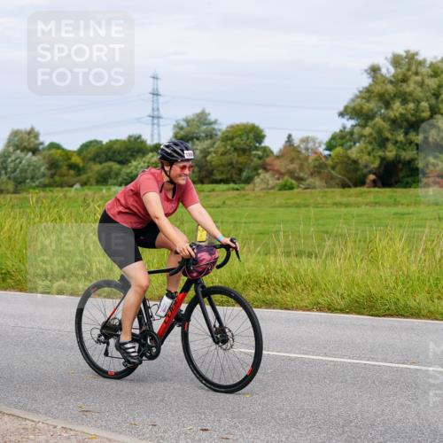31.08.2025 - Elbe Triathlon Hamburg Michael Burmester http://msf.ph/oto/8684491 31.08.2025 11:21:02 Radfahren 1359, 1360, 1464 meine-sportfotos.de