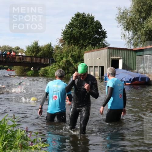 31.08.2025 - Elbe Triathlon Hamburg Luisa Fischer http://msf.ph/oto/8684498 31.08.2025 10:29:14 Schwimmen 1161, 1258, 1298 meine-sportfotos.de