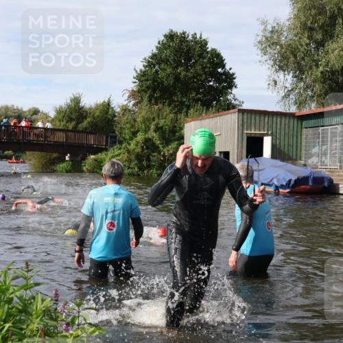 31.08.2025 - Elbe Triathlon Hamburg Luisa Fischer http://msf.ph/oto/8684500 31.08.2025 10:29:14 Schwimmen 1161, 1258, 1298 meine-sportfotos.de