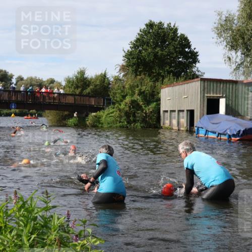 31.08.2025 - Elbe Triathlon Hamburg Luisa Fischer http://msf.ph/oto/8684505 31.08.2025 10:29:17 Schwimmen 1161, 1258, 1298 meine-sportfotos.de