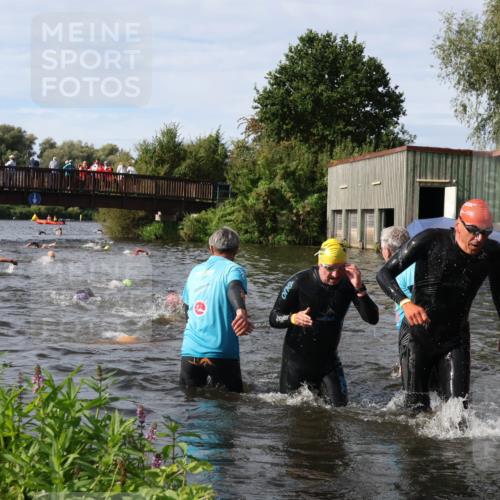 31.08.2025 - Elbe Triathlon Hamburg Luisa Fischer http://msf.ph/oto/8684521 31.08.2025 10:29:20 Schwimmen 1161, 1248, 1286, 1298 meine-sportfotos.de