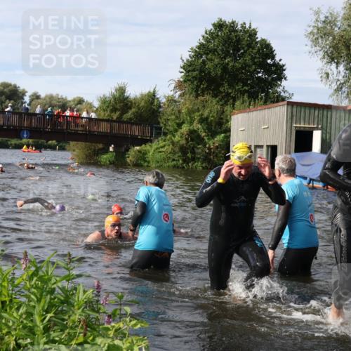 31.08.2025 - Elbe Triathlon Hamburg Luisa Fischer http://msf.ph/oto/8684526 31.08.2025 10:29:21 Schwimmen 1161, 1248, 1286, 1298 meine-sportfotos.de