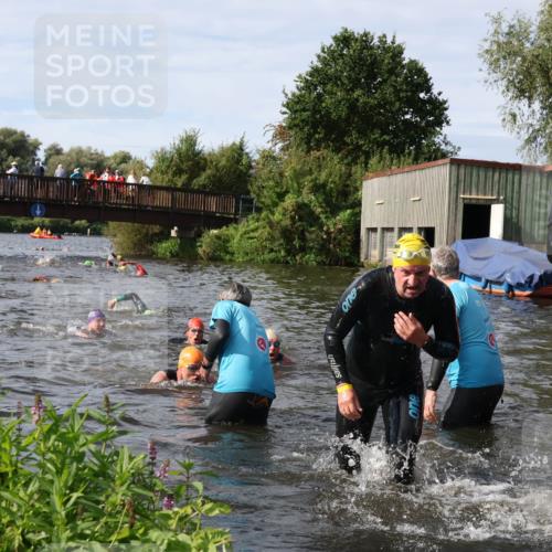 31.08.2025 - Elbe Triathlon Hamburg Luisa Fischer http://msf.ph/oto/8684528 31.08.2025 10:29:21 Schwimmen 1161, 1248, 1286, 1298 meine-sportfotos.de