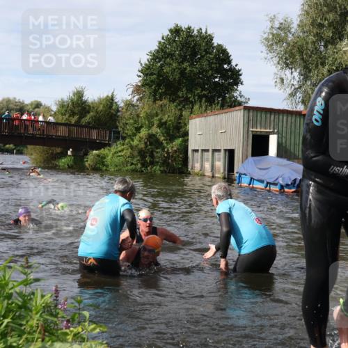 31.08.2025 - Elbe Triathlon Hamburg Luisa Fischer http://msf.ph/oto/8684536 31.08.2025 10:29:23 Schwimmen 1161, 1248, 1286, 1298 meine-sportfotos.de