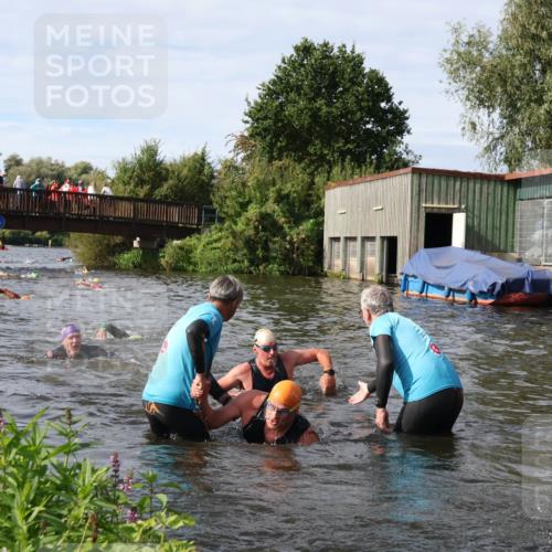 31.08.2025 - Elbe Triathlon Hamburg Luisa Fischer http://msf.ph/oto/8684537 31.08.2025 10:29:23 Schwimmen 1161, 1248, 1286, 1298 meine-sportfotos.de