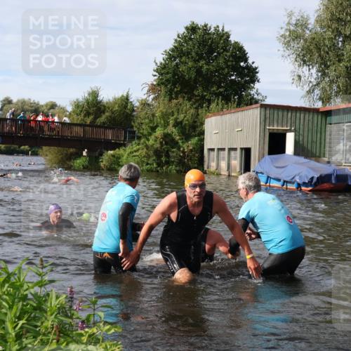 31.08.2025 - Elbe Triathlon Hamburg Luisa Fischer http://msf.ph/oto/8684543 31.08.2025 10:29:25 Schwimmen 1161, 1248, 1286, 1298, 1301 meine-sportfotos.de