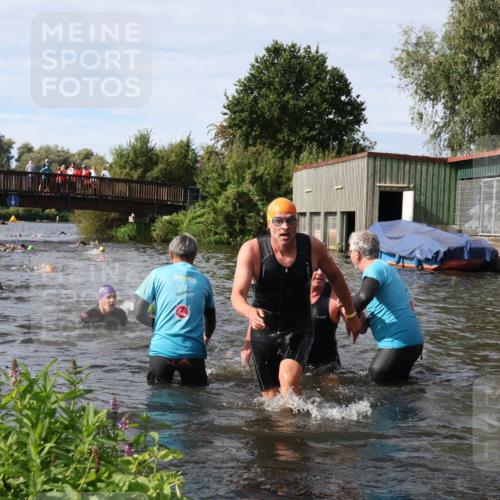 31.08.2025 - Elbe Triathlon Hamburg Luisa Fischer http://msf.ph/oto/8684548 31.08.2025 10:29:25 Schwimmen 1161, 1248, 1286, 1298, 1301 meine-sportfotos.de