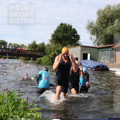 31.08.2025 - Elbe Triathlon Hamburg Luisa Fischer http://msf.ph/oto/8684552 31.08.2025 10:29:26 Schwimmen 1161, 1248, 1286, 1298, 1301 meine-sportfotos.de