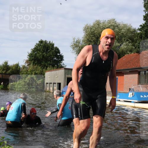 31.08.2025 - Elbe Triathlon Hamburg Luisa Fischer http://msf.ph/oto/8684561 31.08.2025 10:29:28 Schwimmen 772, 1248, 1274, 1286, 1301 meine-sportfotos.de