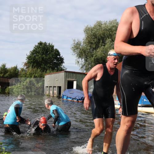 31.08.2025 - Elbe Triathlon Hamburg Luisa Fischer http://msf.ph/oto/8684564 31.08.2025 10:29:29 Schwimmen 772, 1248, 1265, 1274, 1286, 1301 meine-sportfotos.de