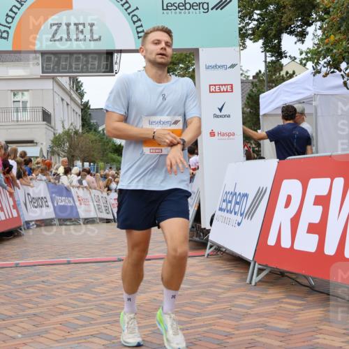 31.08.2025 - 21. Blankeneser Heldenlauf Strokosch-Dieckow http://msf.ph/oto/8684565 31.08.2025 12:02:19 Ziel 5472, 5703, 4029 meine-sportfotos.de