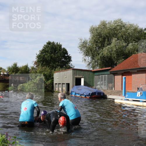 31.08.2025 - Elbe Triathlon Hamburg Luisa Fischer http://msf.ph/oto/8684571 31.08.2025 10:29:30 Schwimmen 772, 1248, 1265, 1274, 1286, 1301 meine-sportfotos.de