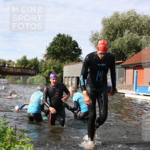 31.08.2025 - Elbe Triathlon Hamburg Luisa Fischer http://msf.ph/oto/8684578 31.08.2025 10:29:33 Schwimmen 772, 1248, 1265, 1274, 1286, 1301 meine-sportfotos.de