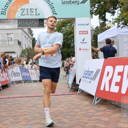 31.08.2025 - 21. Blankeneser Heldenlauf Strokosch-Dieckow http://msf.ph/oto/8684589 31.08.2025 12:02:19 Ziel 5472, 5703, 4029 meine-sportfotos.de