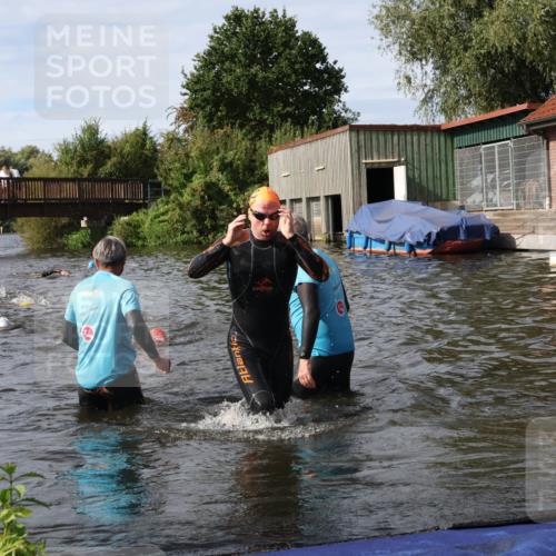 31.08.2025 - Elbe Triathlon Hamburg Luisa Fischer http://msf.ph/oto/8684603 31.08.2025 10:29:44 Schwimmen 1281, 1297 meine-sportfotos.de