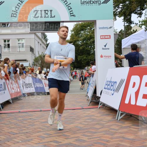31.08.2025 - 21. Blankeneser Heldenlauf Strokosch-Dieckow http://msf.ph/oto/8684611 31.08.2025 12:02:18 Ziel 5472, 5703, 4029 meine-sportfotos.de