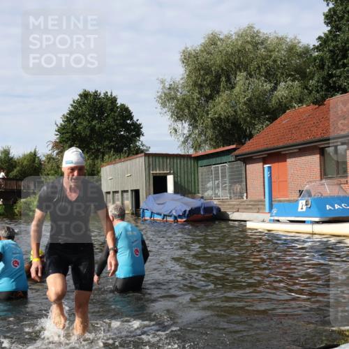 31.08.2025 - Elbe Triathlon Hamburg Luisa Fischer http://msf.ph/oto/8684628 31.08.2025 10:29:54 Schwimmen 1255, 1273, 1281, 1312 meine-sportfotos.de