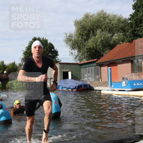 31.08.2025 - Elbe Triathlon Hamburg Luisa Fischer http://msf.ph/oto/8684632 31.08.2025 10:29:55 Schwimmen 1255, 1273, 1281, 1312, 1323 meine-sportfotos.de