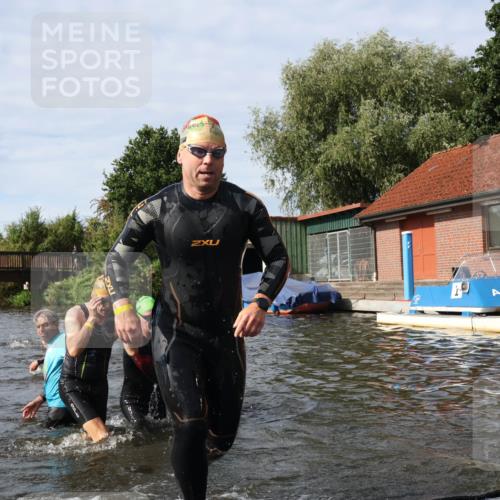 31.08.2025 - Elbe Triathlon Hamburg Luisa Fischer http://msf.ph/oto/8684649 31.08.2025 10:30:01 Schwimmen 1255, 1273, 1303, 1323 meine-sportfotos.de