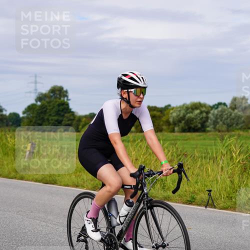 31.08.2025 - Elbe Triathlon Hamburg Michael Burmester http://msf.ph/oto/8684662 31.08.2025 11:22:53 Radfahren 1545, 1557, 1559 meine-sportfotos.de