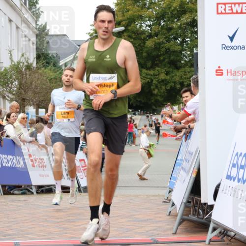 31.08.2025 - 21. Blankeneser Heldenlauf Strokosch-Dieckow http://msf.ph/oto/8684664 31.08.2025 12:02:16 Ziel 5472, 5703, 4029 meine-sportfotos.de