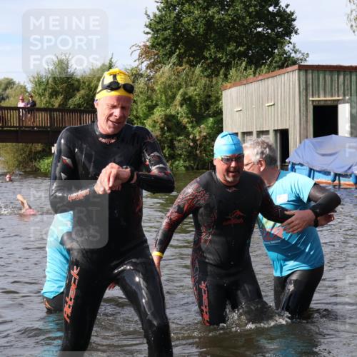 31.08.2025 - Elbe Triathlon Hamburg Luisa Fischer http://msf.ph/oto/8684685 31.08.2025 10:30:15 Schwimmen 1277, 1327 meine-sportfotos.de