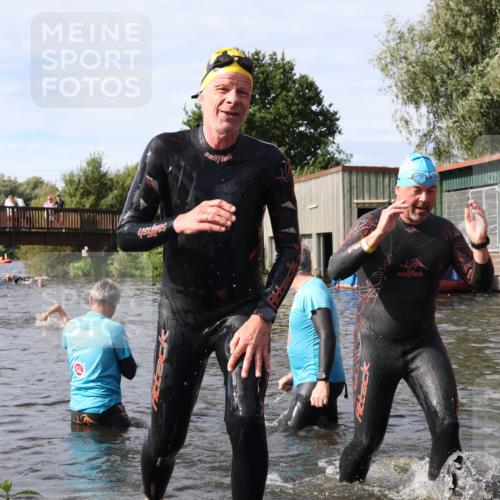 31.08.2025 - Elbe Triathlon Hamburg Luisa Fischer http://msf.ph/oto/8684693 31.08.2025 10:30:17 Schwimmen 1277, 1327 meine-sportfotos.de