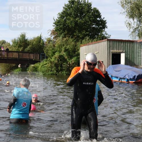 31.08.2025 - Elbe Triathlon Hamburg Luisa Fischer http://msf.ph/oto/8684747 31.08.2025 10:30:54 Schwimmen 1280, 1306, 1321, 1326 meine-sportfotos.de