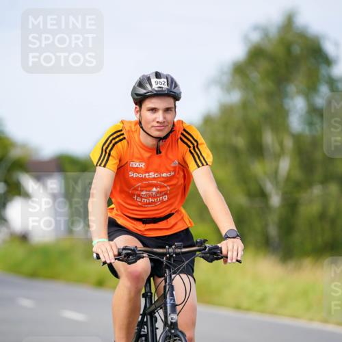 31.08.2025 - Elbe Triathlon Hamburg Michael Burmester http://msf.ph/oto/8684750 31.08.2025 11:24:36 Radfahren 952, 1477 meine-sportfotos.de