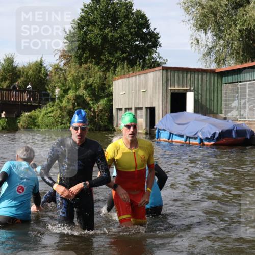31.08.2025 - Elbe Triathlon Hamburg Luisa Fischer http://msf.ph/oto/8684767 31.08.2025 10:31:12 Schwimmen 1250, 1257, 1279, 1293, 1501 meine-sportfotos.de
