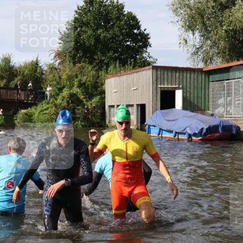 31.08.2025 - Elbe Triathlon Hamburg Luisa Fischer http://msf.ph/oto/8684768 31.08.2025 10:31:13 Schwimmen 1250, 1257, 1279, 1293, 1501 meine-sportfotos.de