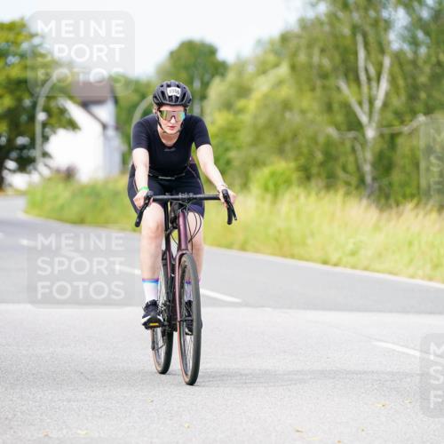 31.08.2025 - Elbe Triathlon Hamburg Michael Burmester http://msf.ph/oto/8684770 31.08.2025 11:24:51 Radfahren 1556, 1593 meine-sportfotos.de