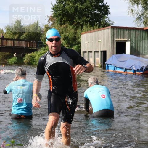 31.08.2025 - Elbe Triathlon Hamburg Luisa Fischer http://msf.ph/oto/8684793 31.08.2025 10:31:23 Schwimmen 1279, 1307 meine-sportfotos.de