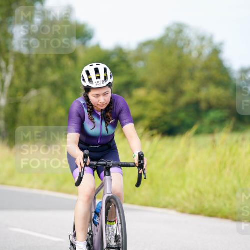 31.08.2025 - Elbe Triathlon Hamburg Michael Burmester http://msf.ph/oto/8684794 31.08.2025 11:25:42 Radfahren 1578, 1579, 1605 meine-sportfotos.de