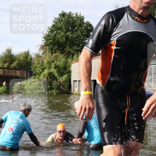 31.08.2025 - Elbe Triathlon Hamburg Luisa Fischer http://msf.ph/oto/8684803 31.08.2025 10:31:25 Schwimmen 1307, 1344 meine-sportfotos.de