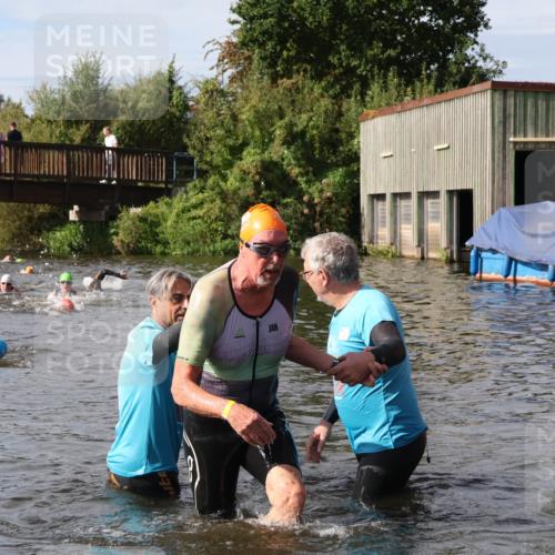 31.08.2025 - Elbe Triathlon Hamburg Luisa Fischer http://msf.ph/oto/8684816 31.08.2025 10:31:29 Schwimmen 1344 meine-sportfotos.de