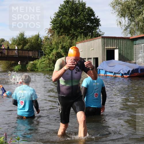 31.08.2025 - Elbe Triathlon Hamburg Luisa Fischer http://msf.ph/oto/8684825 31.08.2025 10:31:31 Schwimmen 1344 meine-sportfotos.de