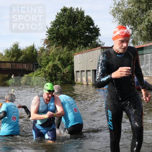 31.08.2025 - Elbe Triathlon Hamburg Luisa Fischer http://msf.ph/oto/8684840 31.08.2025 10:31:55 Schwimmen 1251, 1266, 1299, 1310, 1338 meine-sportfotos.de