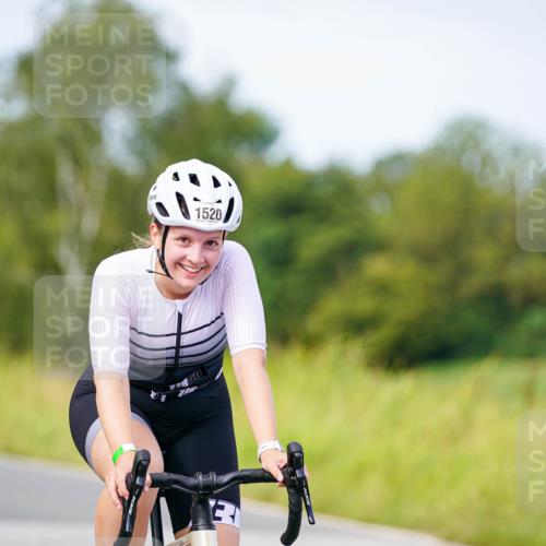 31.08.2025 - Elbe Triathlon Hamburg Michael Burmester http://msf.ph/oto/8684843 31.08.2025 11:26:58 Radfahren 1520, 1538 meine-sportfotos.de