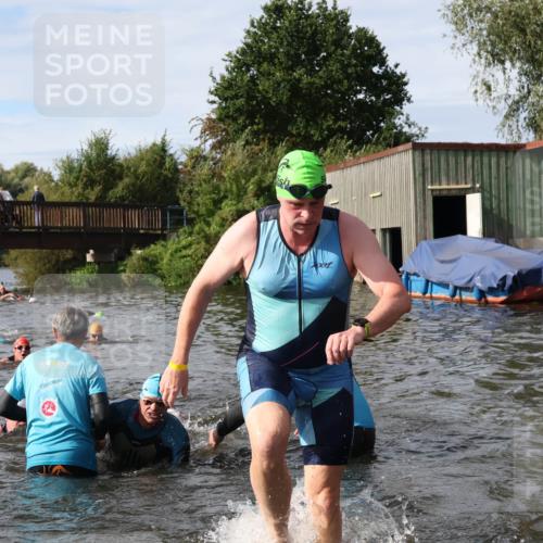 31.08.2025 - Elbe Triathlon Hamburg Luisa Fischer http://msf.ph/oto/8684848 31.08.2025 10:31:56 Schwimmen 1251, 1266, 1299, 1310, 1338 meine-sportfotos.de