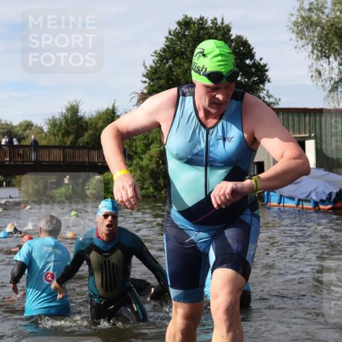 31.08.2025 - Elbe Triathlon Hamburg Luisa Fischer http://msf.ph/oto/8684852 31.08.2025 10:31:57 Schwimmen 1251, 1266, 1299, 1310, 1311, 1338 meine-sportfotos.de