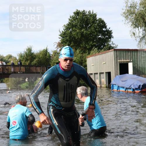 31.08.2025 - Elbe Triathlon Hamburg Luisa Fischer http://msf.ph/oto/8684862 31.08.2025 10:31:59 Schwimmen 1251, 1266, 1299, 1305, 1311, 1338 meine-sportfotos.de