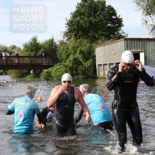 31.08.2025 - Elbe Triathlon Hamburg Luisa Fischer http://msf.ph/oto/8684874 31.08.2025 10:32:02 Schwimmen 1251, 1266, 1299, 1305, 1311 meine-sportfotos.de