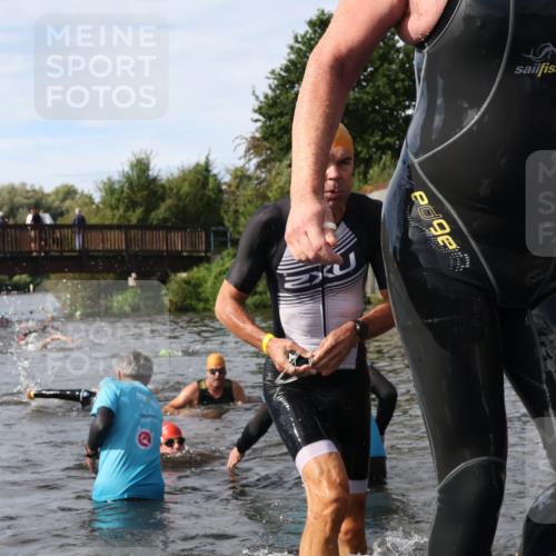 31.08.2025 - Elbe Triathlon Hamburg Luisa Fischer http://msf.ph/oto/8684896 31.08.2025 10:32:06 Schwimmen 1256, 1266, 1302, 1305, 1311 meine-sportfotos.de