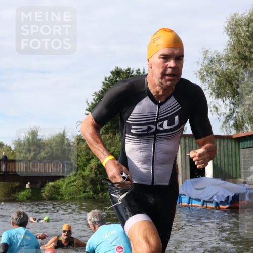 31.08.2025 - Elbe Triathlon Hamburg Luisa Fischer http://msf.ph/oto/8684901 31.08.2025 10:32:07 Schwimmen 1256, 1266, 1302, 1305, 1311 meine-sportfotos.de
