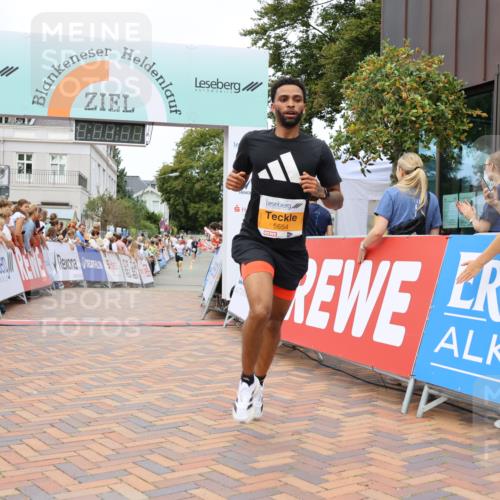 31.08.2025 - 21. Blankeneser Heldenlauf Strokosch-Dieckow http://msf.ph/oto/8684913 31.08.2025 12:01:23 Ziel 5654, 4219 meine-sportfotos.de